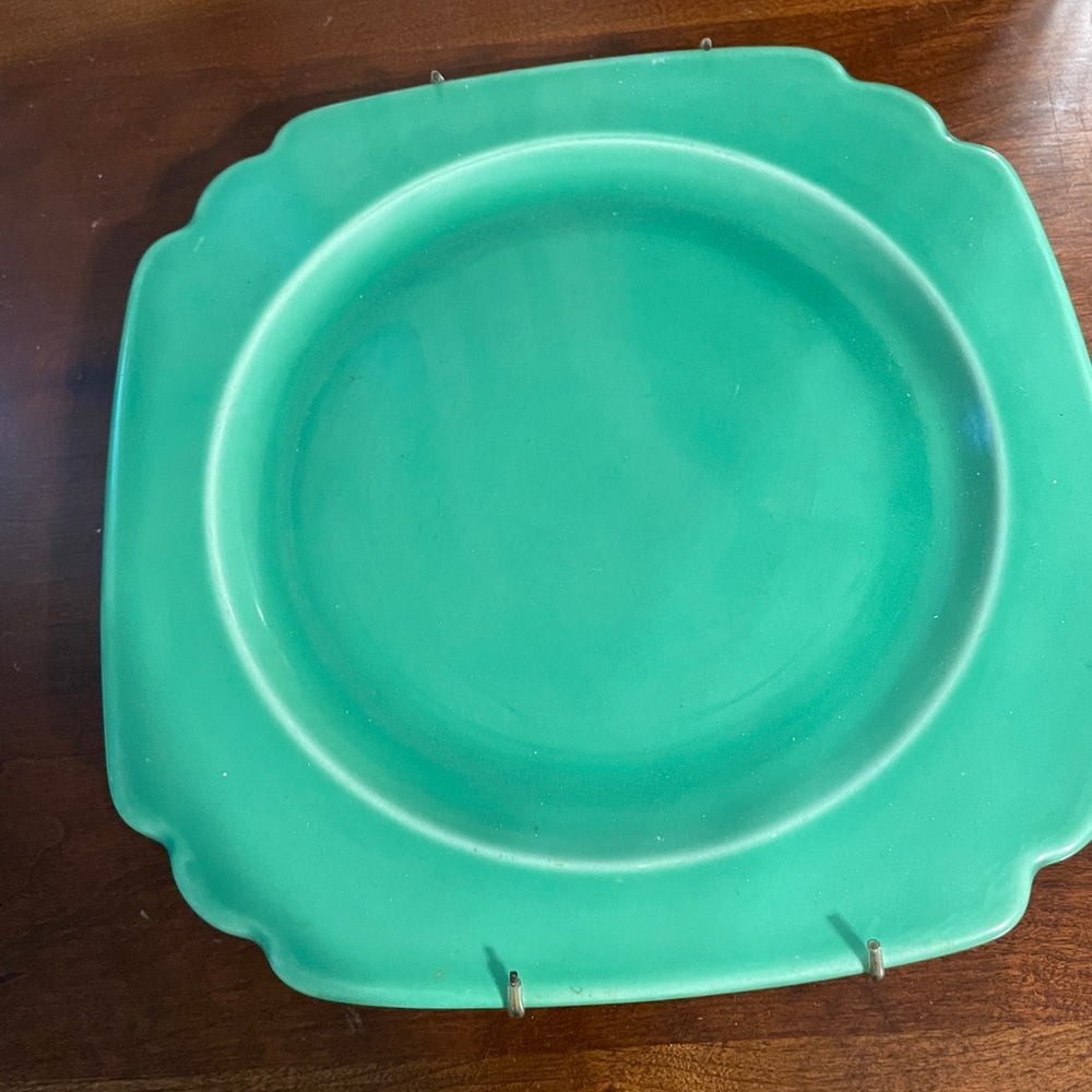 Homer Laughlin Riviera style Vintage plate with hanger - Picture 5 of 6